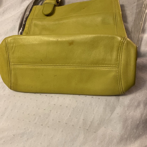 Coach lime/Olive Green Leather Soho Shoulder bucket Bag K6C-4157 - Picture 6 of 10